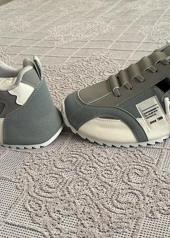 Gri erkek Spor Ayakkabı Velcro Detaylı