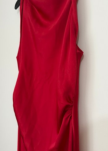 Kırmızı Saten Drapeli Uzun Elbise - Görsel 2