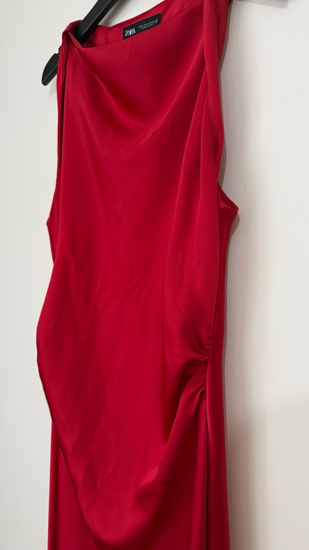 Kırmızı Saten Drapeli Uzun Elbise - Görsel 2