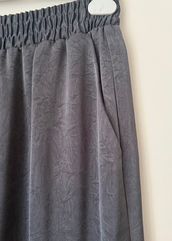 Gri Kadın Piliseli Salaş Uzun Kumaş Pantolon - Görsel 2