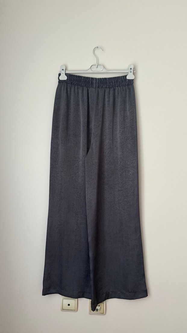 Gri Kadın Piliseli Salaş Uzun Kumaş Pantolon - Görsel 3