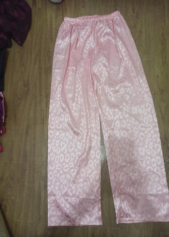 Pembe leopar desenli saten pijama