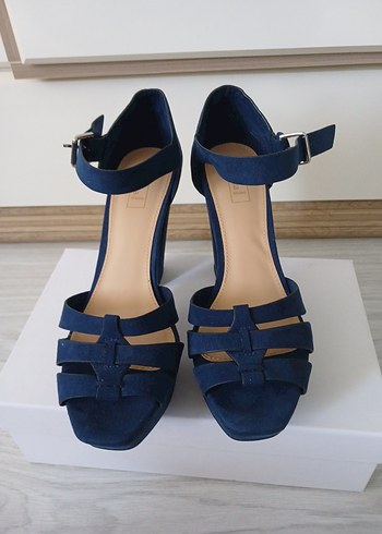 bershka Lacivert Süet Platform Topuklu Sandalet
