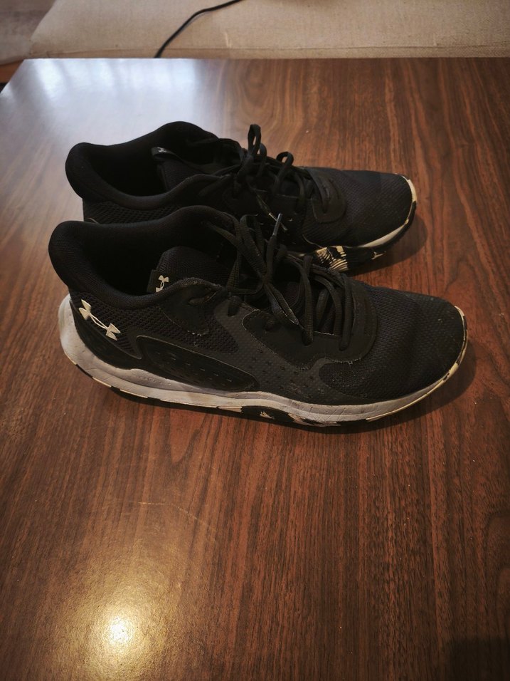 Under Armour Siyah Bağcıklı Basketbol Ayakkabısı - Görsel 4