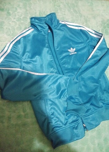 Adidas üst
