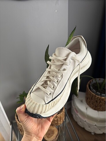 43 Beden beyaz Renk CONVERSE ORJINALDİR.