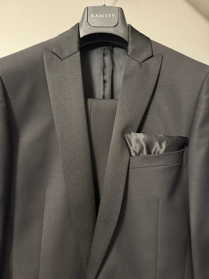 Siyah damatlık takım elbise - Görsel 4