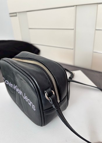 Beden Siyah Deri Calvin Klein Kadın Omuz Çantası