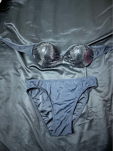 Pullu bikini takımı