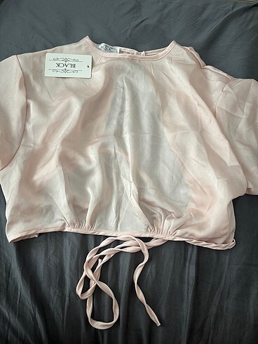 Dekolteli crop