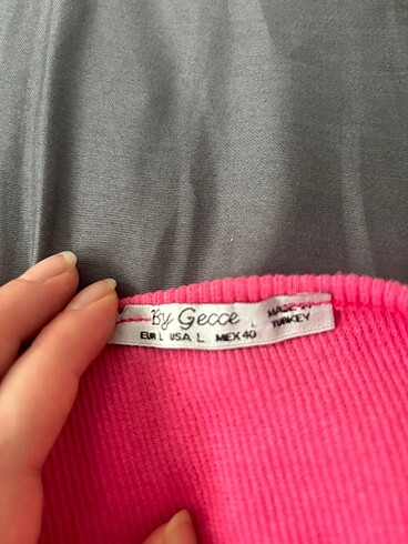 Zara Pembe crop