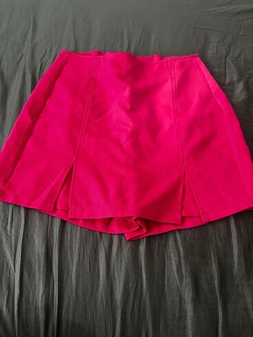 Pembe şort etek