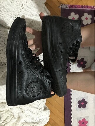 Siyah deri convers