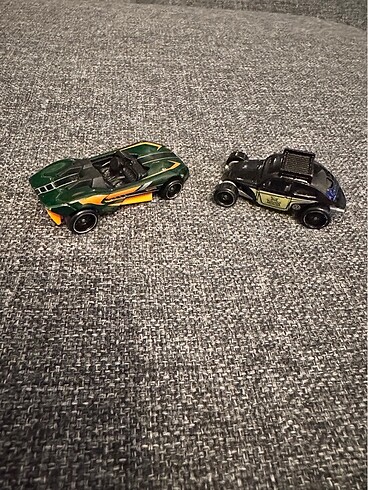 Hot Wheels araba- 2 li
