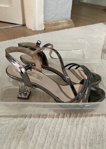 39 Beden Gri taşlı Stiletto Topuklu Kadın Ayakkabı