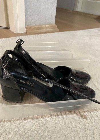 Zara Tokalı Siyah Kadın Topuklu Ayakkabı