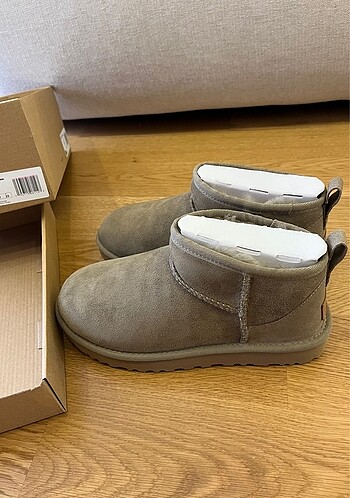 38 Beden Ugg Ultra Mini Antilope