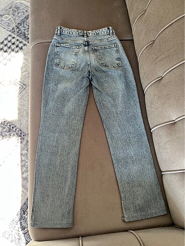 Trendyol & Milla Yırtmaçlı jean