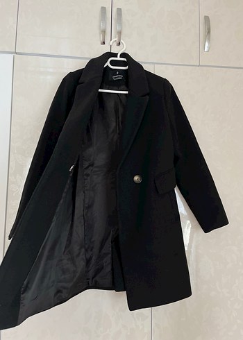 Siyah Düğmeli Klasik Kaban - Görsel 2