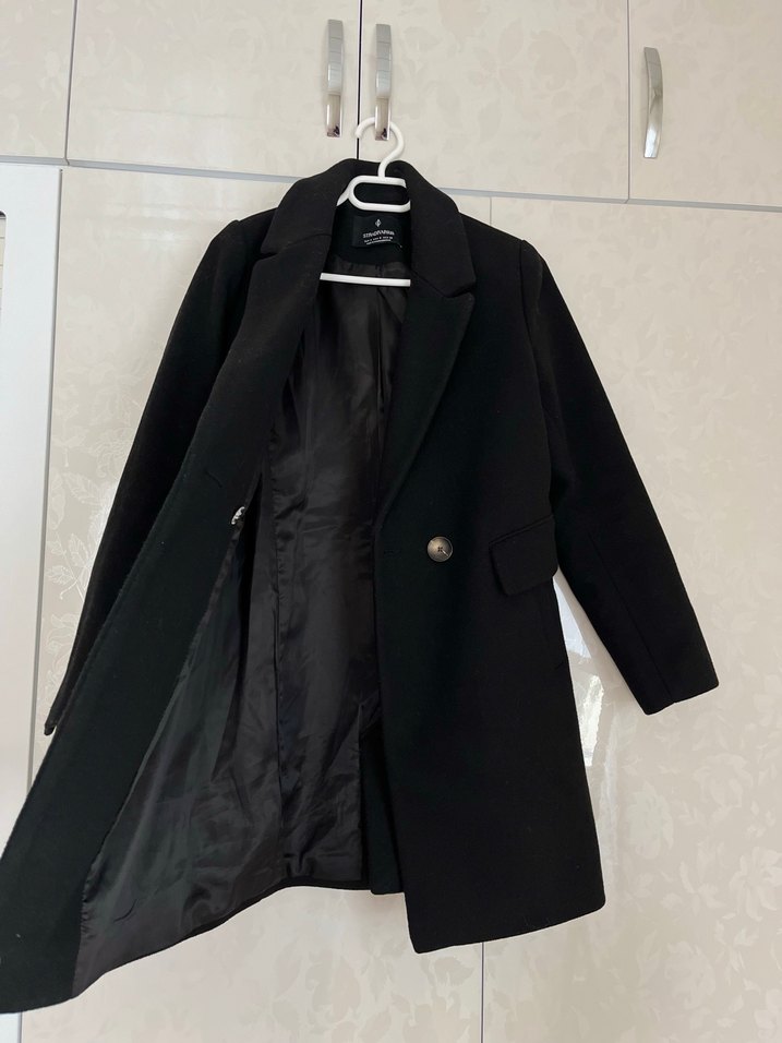 Siyah Düğmeli Klasik Kaban - Görsel 2