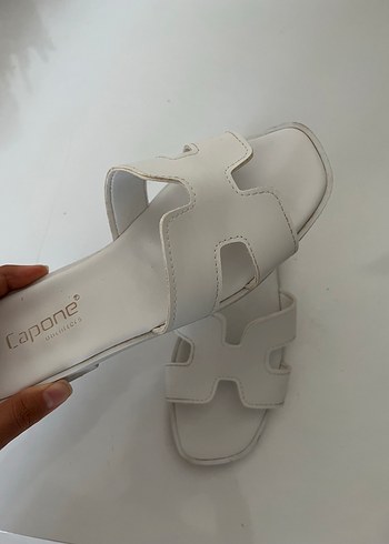 Beyaz Tokalı Kadın Terlik - Görsel 3