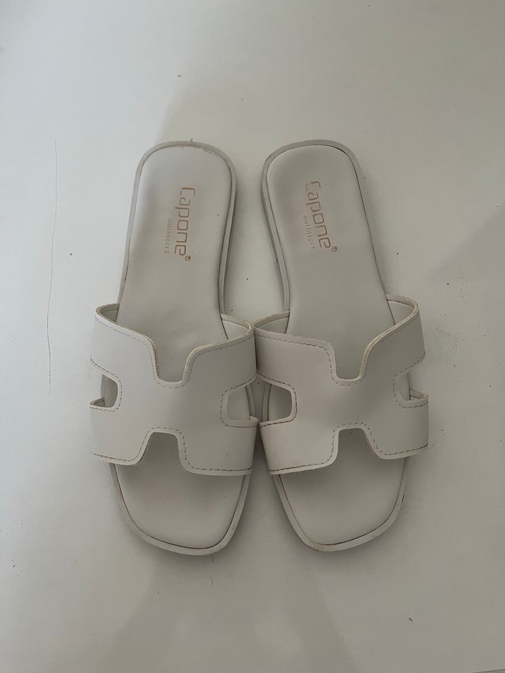 Beyaz Tokalı Kadın Terlik - Görsel 2