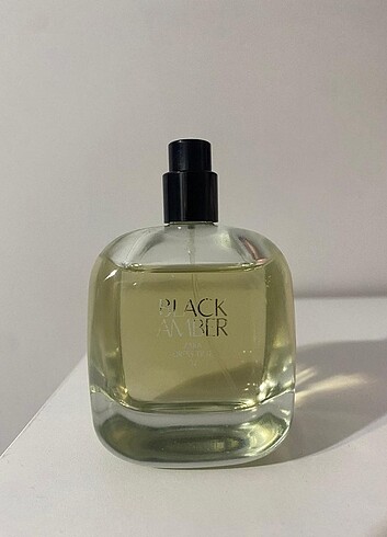 Zara black amber parfüm