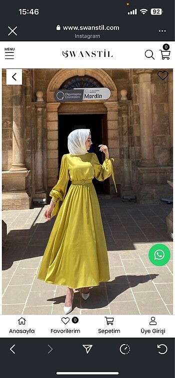 Yeşil kemerli saten elbise