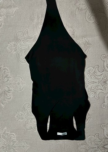 Siyah çıtçıtlı body