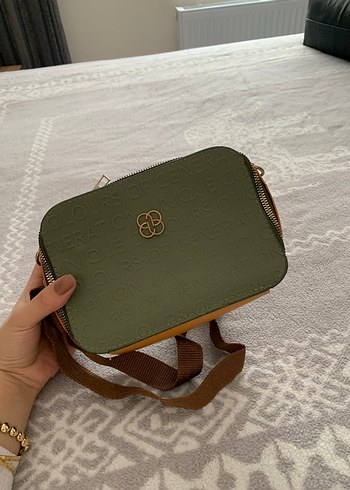 Zara Kadın Haki Deri Omuz Çantası