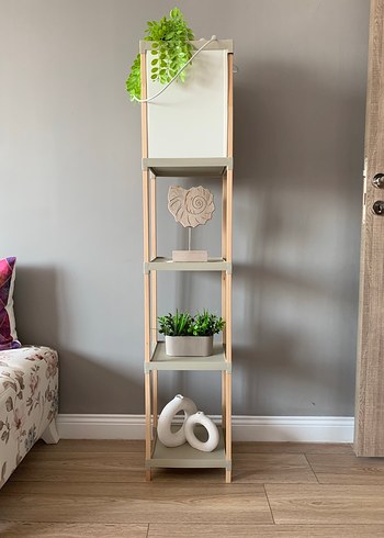 Ikea Beyaz ve Gri Ahşap büyük boy raflı ışık