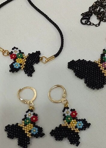 Miyuki boncuk ile yapılan kelebek set