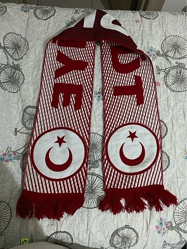 Beden Türkiye yazılı atkı