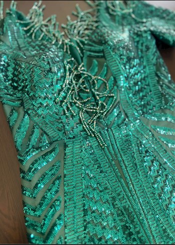 Parlak Yeşil V Yaka Payetli Uzun Elbise - Görsel 5