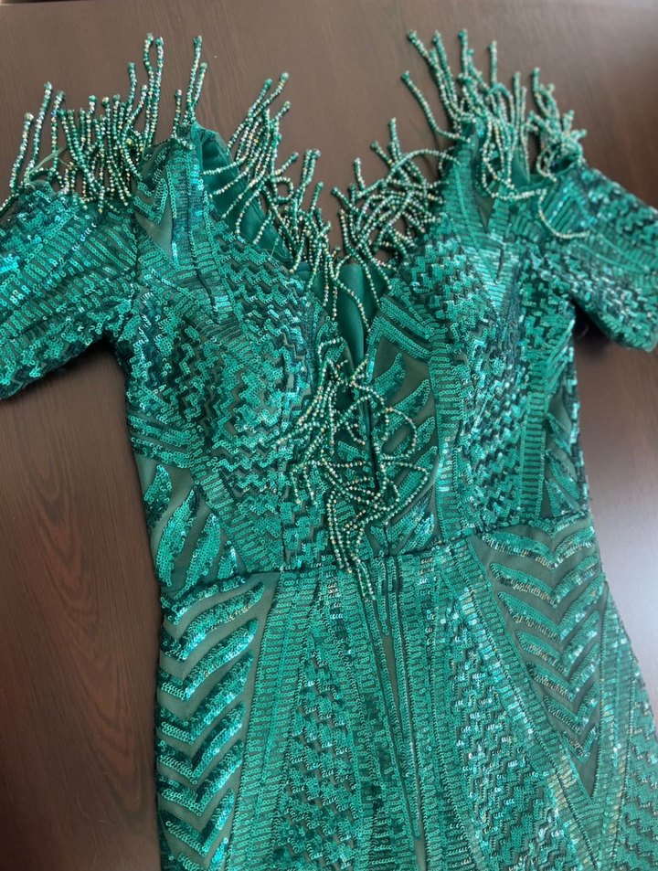 Parlak Yeşil V Yaka Payetli Uzun Elbise - Görsel 4