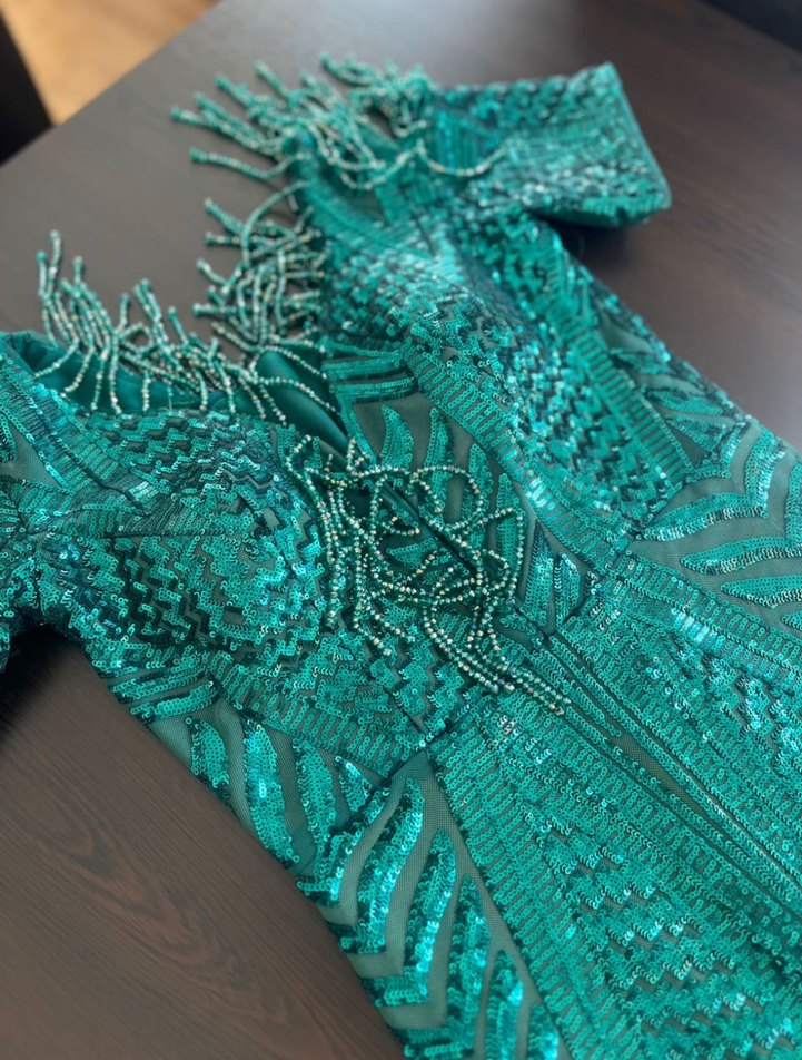 Parlak Yeşil V Yaka Payetli Uzun Elbise - Görsel 2