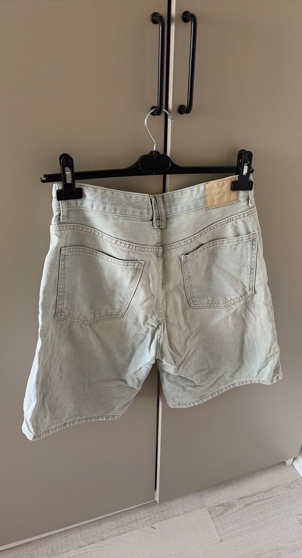 Geniş Kesim Denim Mini Şort - Görsel 3