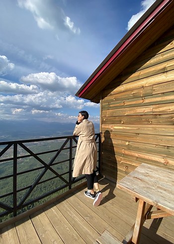 Camel Renkli Kadın Kemerli Trençkot - Görsel 3