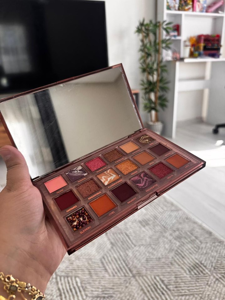 Bordo Naughty Göz Farı Paleti - Görsel 2