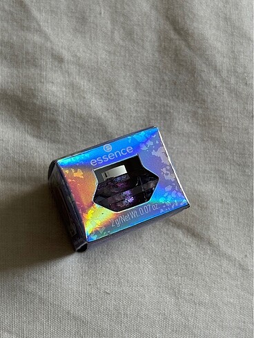  Beden Renk Essence Multichrome Flakes Göz Farı