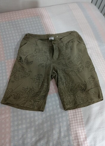28 beden şortlar ikisi kumaş ikisi penye 4 tane şort 200 tl - Görsel 2