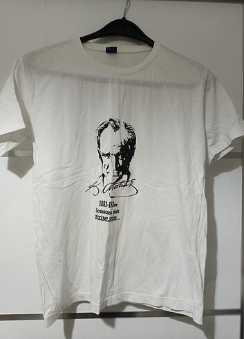 3 tane Kız çocuk tişört az giyilmiş 210 tl kaliteli kumaşı var - Görsel 6