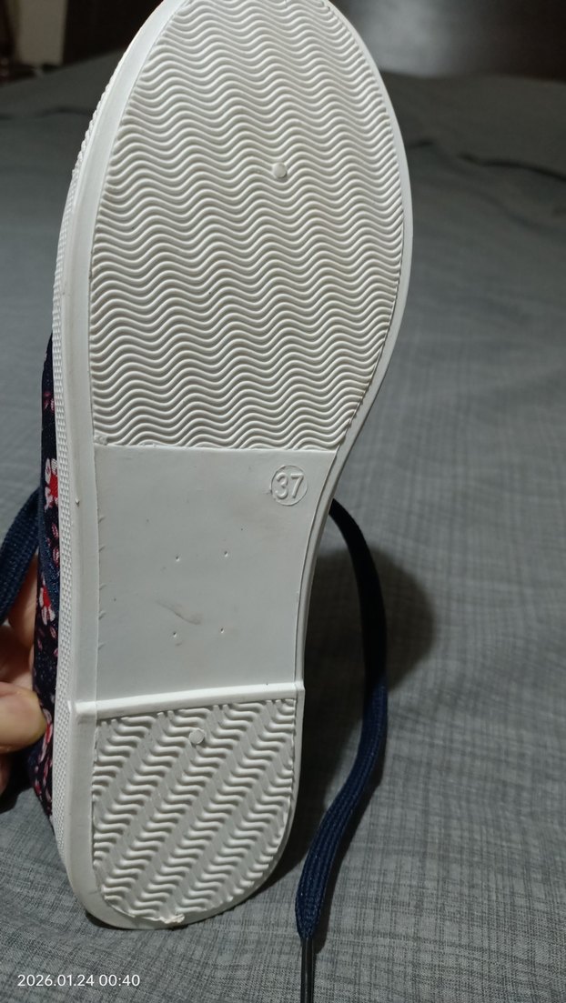 Çiçek Desenli  Kadın ayakkabı hiç kullanılmadı 37 numara yazlık - Görsel 3