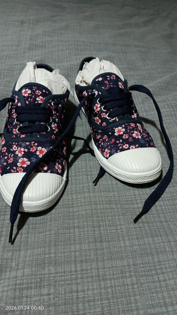 Çiçek Desenli  Kadın ayakkabı hiç kullanılmadı 37 numara yazlık - Görsel 2