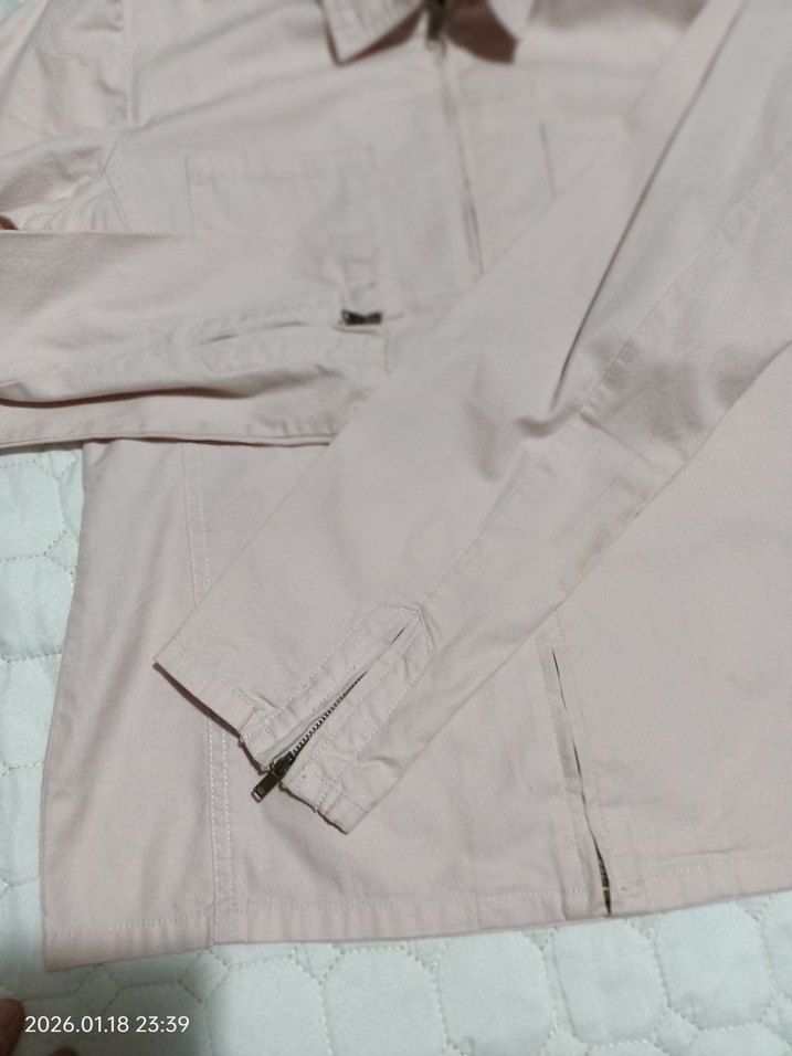 fermuarlı Pembe Kısa Kollu Kadın Ceket üzerine oturan kesim - Görsel 2