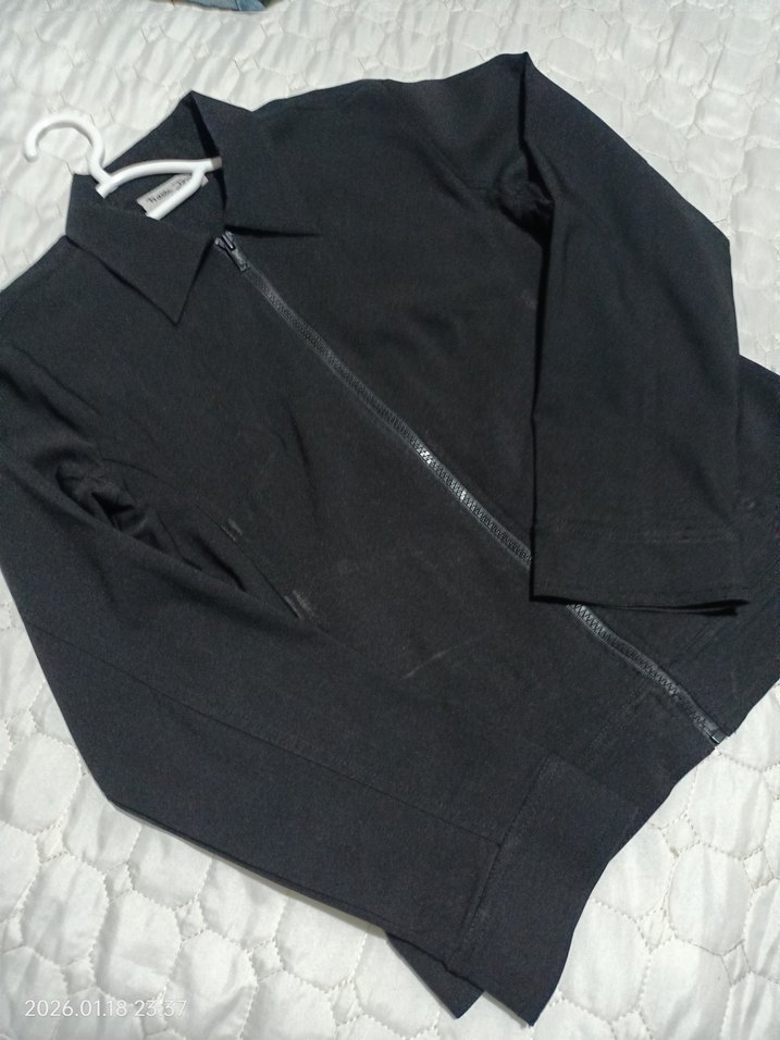 Fermuarlı Siyah dar kesim ceket - Görsel 3