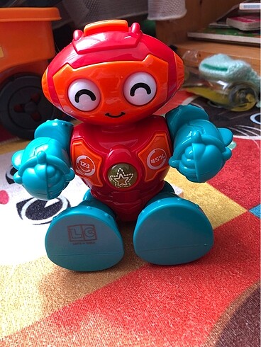 Beden Robot ses çıkarıyor ışıkları yanıyor