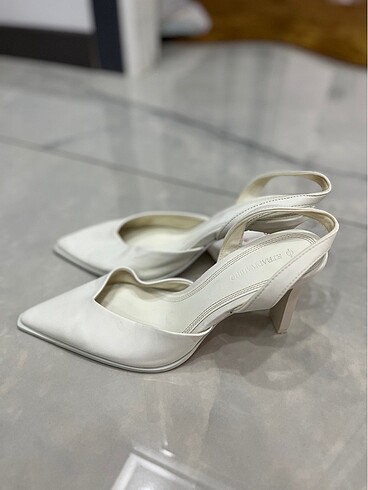 38 Beden beyaz Renk Stradivarius
