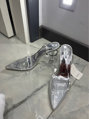 39 Beden gri Renk Bershka