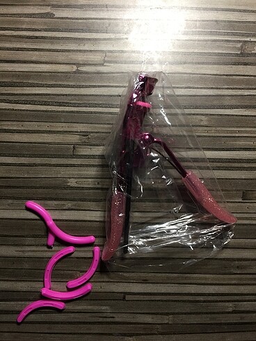 (TÜKENDİİİ!!!)PEMBE SİMLİ KİRPİK MAKASI
